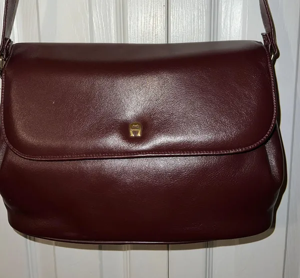 Etienne Aigner Burgandy Leather handbag - Image 2