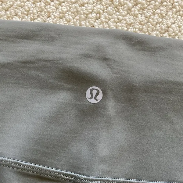 Lululemon Wunder Train High Rise Shorts 8” Size 6 Grey Sage Green Everlux EUC - Image 8