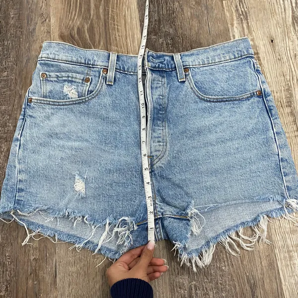 Levi's 501 High-Waisted Shorts - Image 6