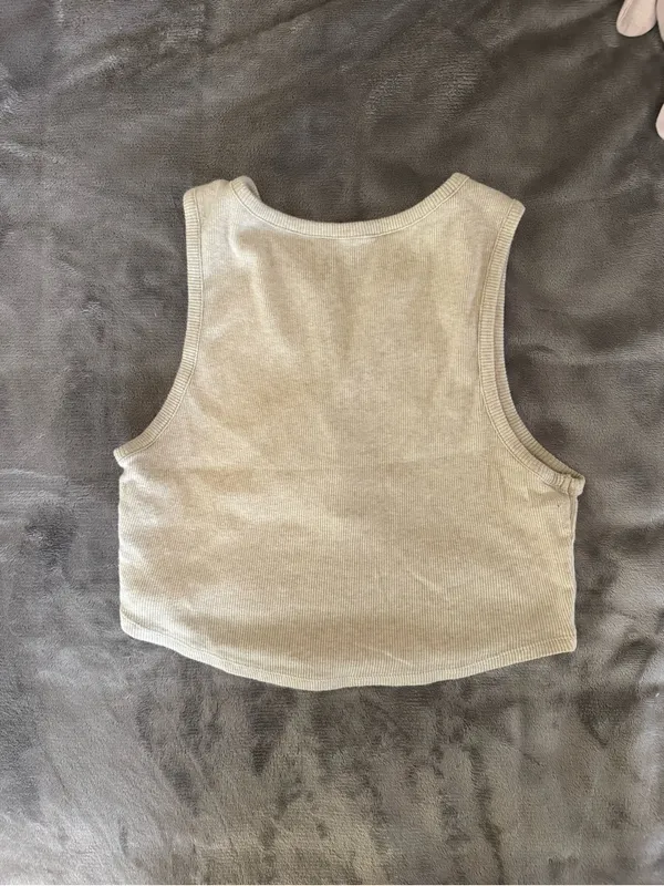 PacSun Women's Sleeveless Henley Cropped Tank Top in Beige - Image 4