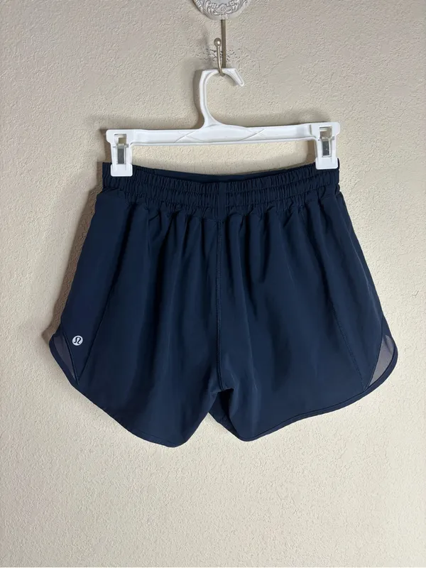 Lululemon Hotty Hot Short II Long 4" True Navy size 6 - Image 2