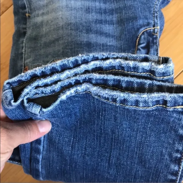 American Eagle Classic Blue Skinny Jeans with Stretch Fit - Image 8