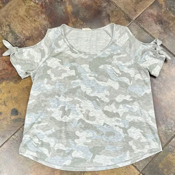 Jane & Delancey Camouflage Cold-Shoulder Cutouts Bow-Tie Short Sleeves. Knit Top - Image 5