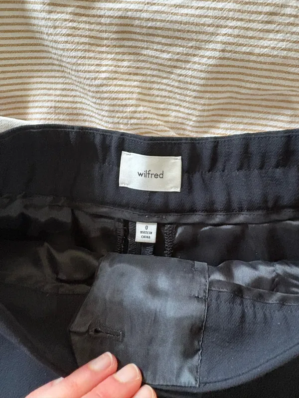 Aritzia Wilfred limitless shorts - Image 3