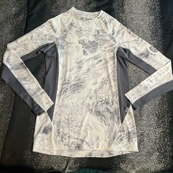 Womens XS Magellan Outdoors Boyfriend Fit Long Sleeve Pullover Shirt-camo - Image 2
