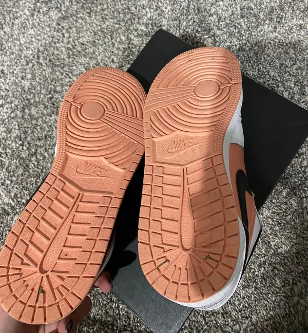 Nike Jordan 1 Low - Image 4