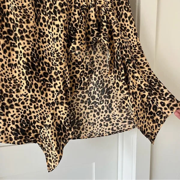 Leopard print midi skirt with ruffle slit - Image 5