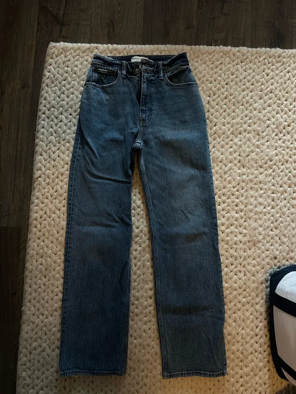 Abercrombie Jeans - Image 4