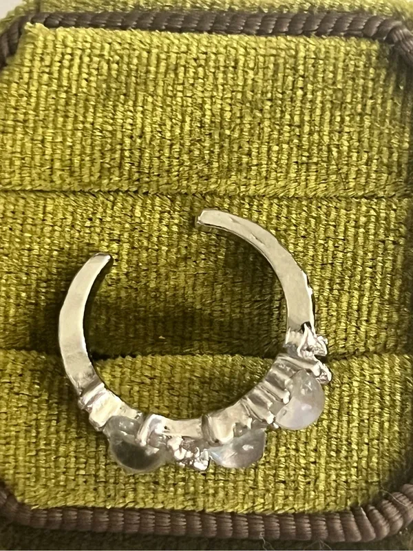 Cat Eye Gorgeous Sparkling Gemstones Stainless Steel Silver Open Band Size 6 - Image 3