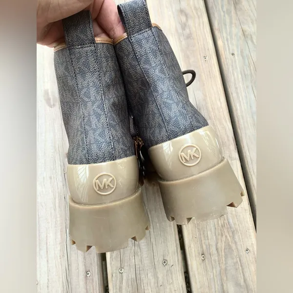 Nice authentic Michael Kors combat booties 🤎🤎🤎 - Image 6