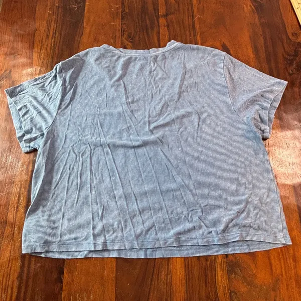 American Eagle Soft & Sexy Rib Blue V-Neck Short Sleeve Crop T-Shirt Large - Image 2