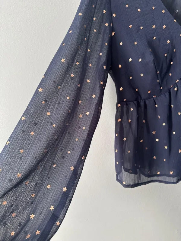 NWT Women’s L Francesca’s Miami Navy Blue Star Print Blouse Sheer Sleeve Top Y2K - Image 2