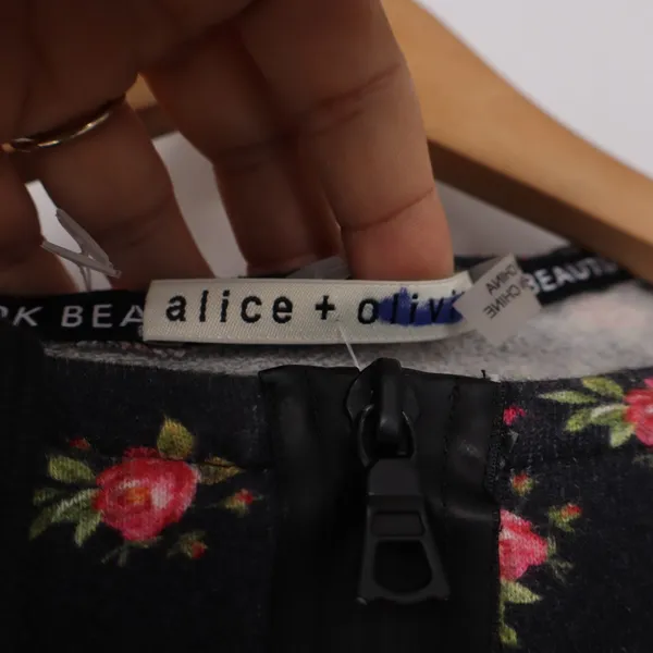 Alice + Olivia Floral Rose Half Zip Hoodie Sweatshirt Black Large - Image 2