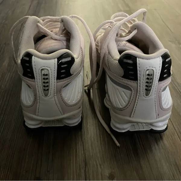 Women’s Nike Shox Enigma 9000 Barely Rose Running Shoes BQ9001-600 Sz 8 - Image 2