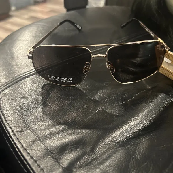 FRYE AND CO. Women's Aviator Sunglasses with Brown Lenses and Gold Frame - Image 7