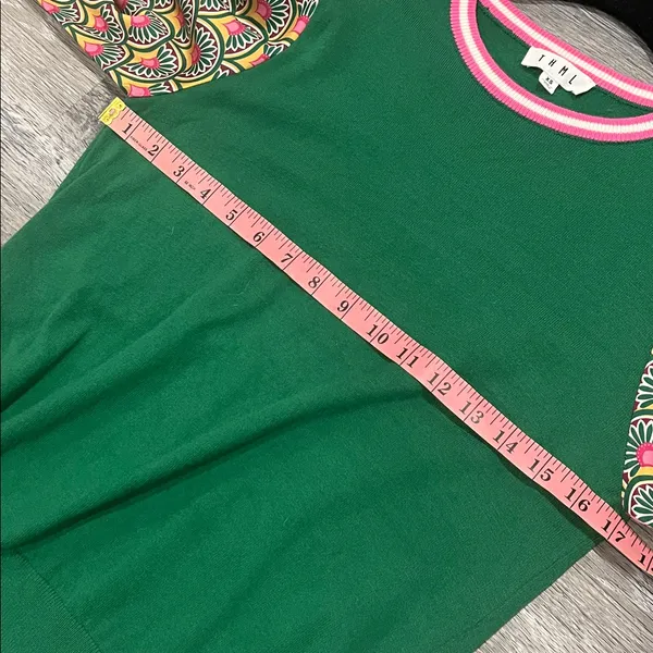 NWOT - THML Boho Green Blouse Pattern Sleeve Urban Boho Top - Image 4
