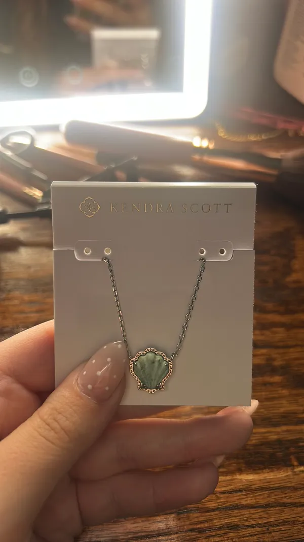 Kendra Scott Necklace - Image 4
