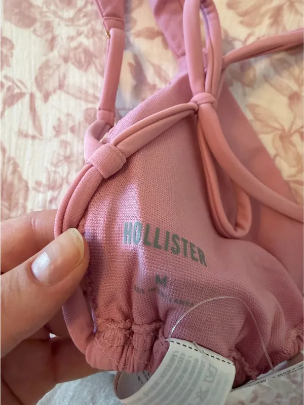 NWT Hollister smocked over-the-shoulder triangle bikini top pink size medium - Image 4