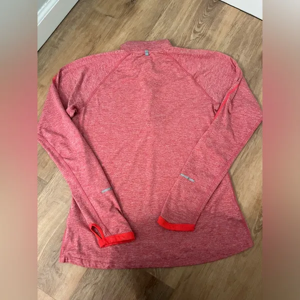 Under Armour Half Zip Top. Size medium. - Image 2