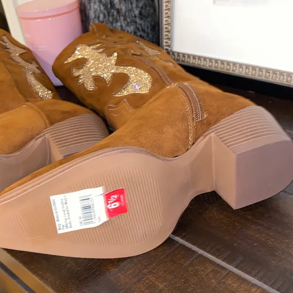 NWT!! Material Girl Brown Cowgirl Boots with Gold Accents Size 6.5 - Image 15