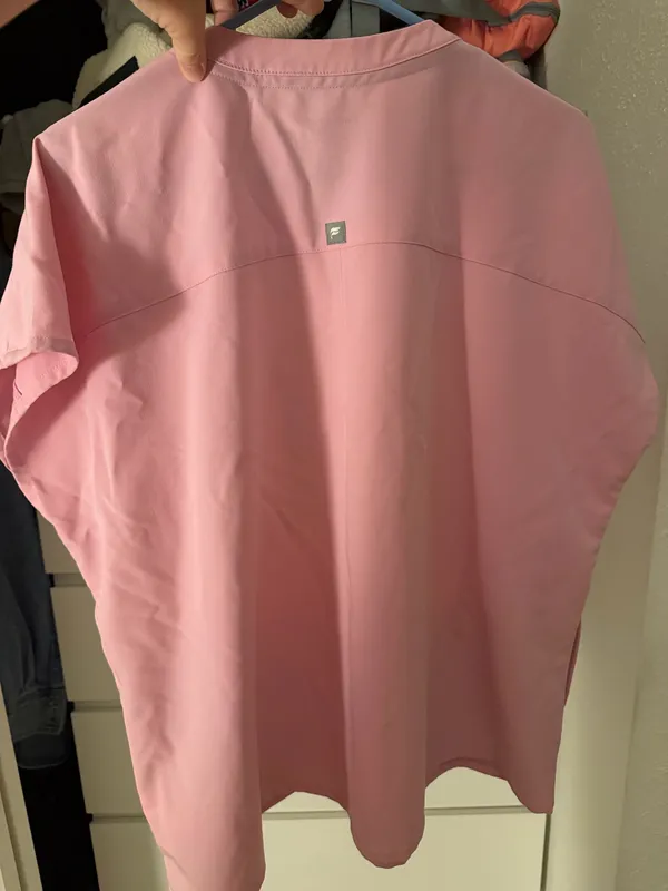 Fabletics Scrub Top Evolve - Image 2