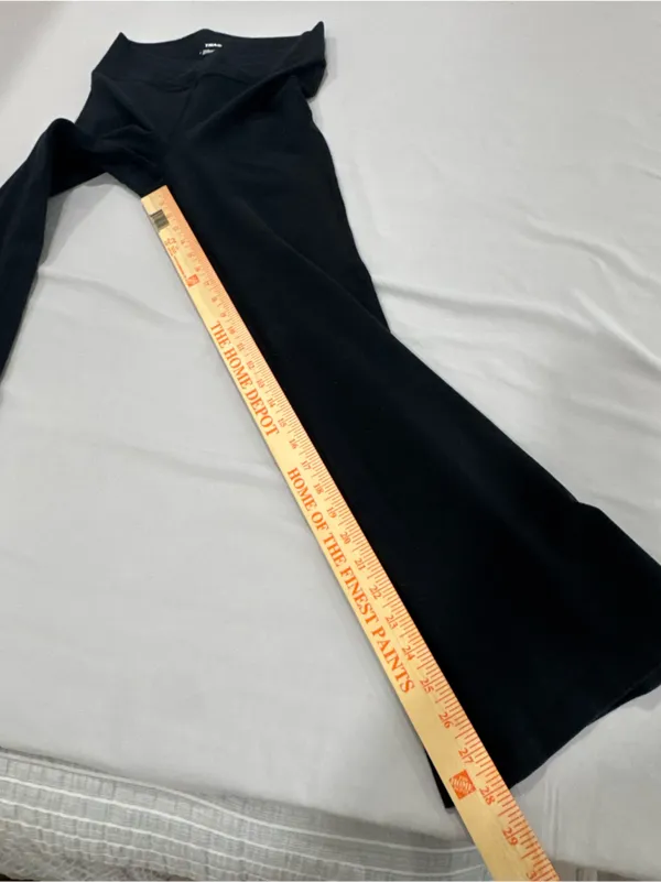 Aritzia‎ TNA Flare Leggings Medium - Image 7