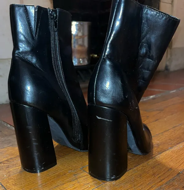 4.5” Heel Boots Black Size 8 - Image 3