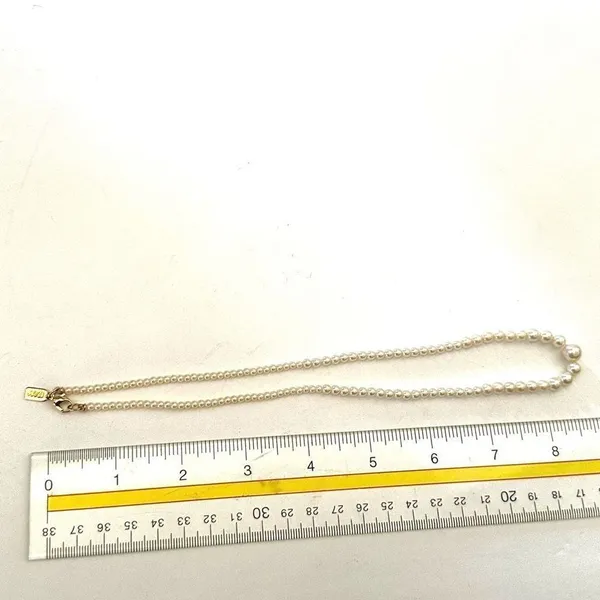 1928 faux pearl single strand necklace - Image 7