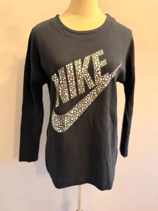 Nike women's small black/metallic silver thick sweatshirt MSRP $70 - Image 6