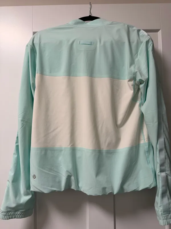Lululemon jacket - Image 3