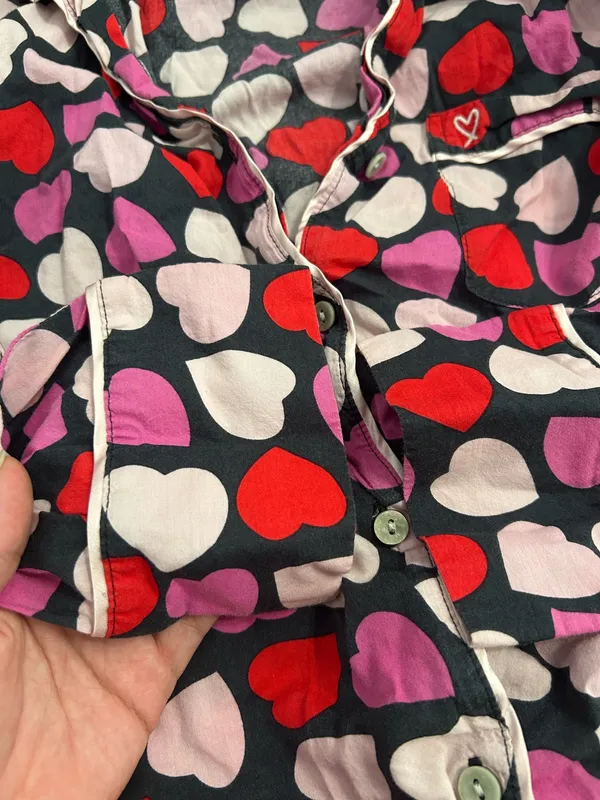 Victoria’s Secret hearts pattern button down long sleeve pajama top women’s XS preowned - Image 5