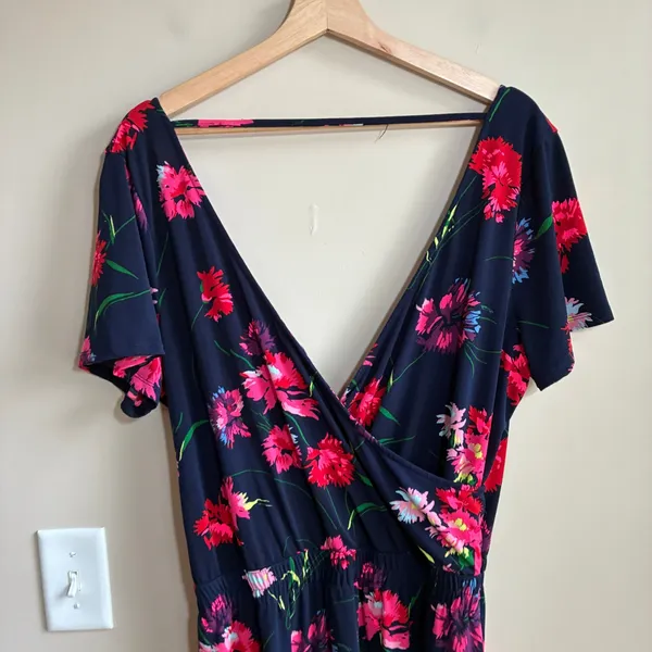 Express Floral Surplice Jumpsuit Large Navy Pink Womens Stretch Knit - Image 7