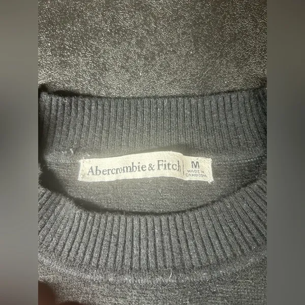 Abercrombie & Fitch Women's Size M Black Crewneck Sweater - Image 2