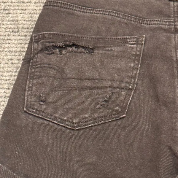American Eagle High waisted distressed black‎ denim jean shorts Women's 8 - Image 8