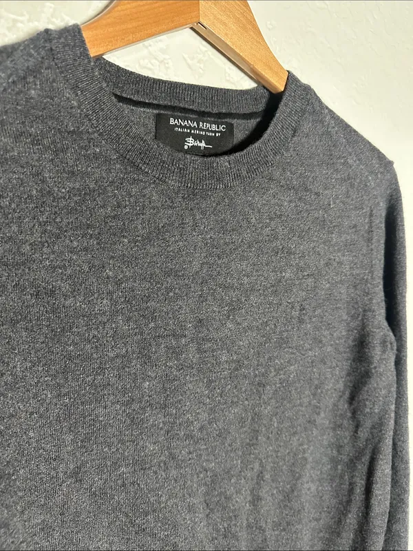 Banana Republic 100% Merino Wool Grey Crew Neck Sweater Baruffa Extra Fine Large - Image 2