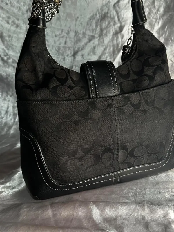 Vintage Y2K Coach Signature Black Buckle Shoulder Bag - Image 2