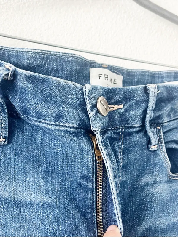 FRAME Le Crop Mini Boot Light Wash Cropped Denim High Rise Jeans - Image 5