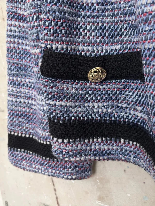 St John Tweed Cropped Blazer - Image 4
