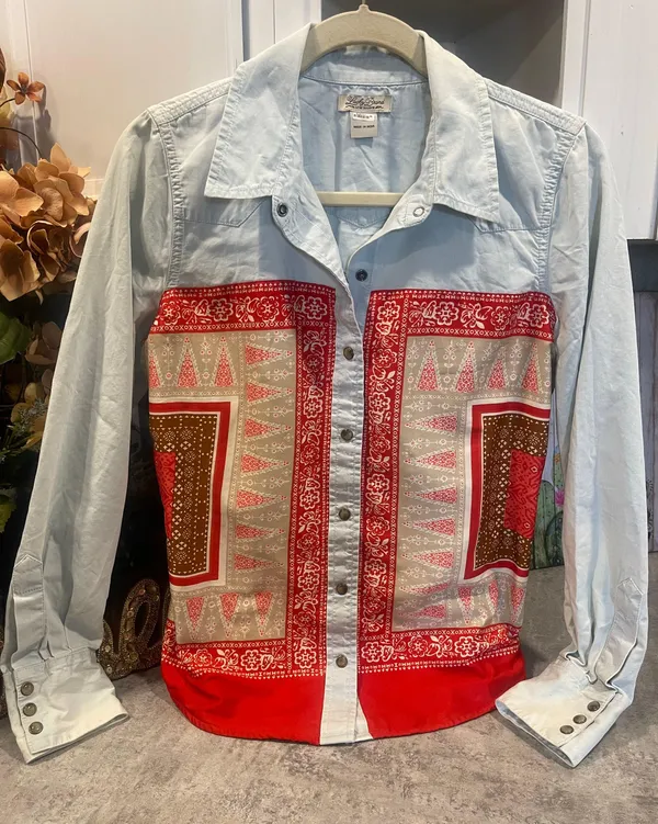 Lucky Brand Denim Shirt for Women Size M. - Image 4