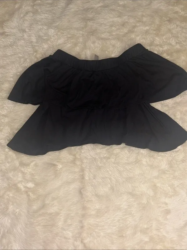 Go Couture Black Off-Shoulder Ruffle Crop Top NWOT. - Image 4