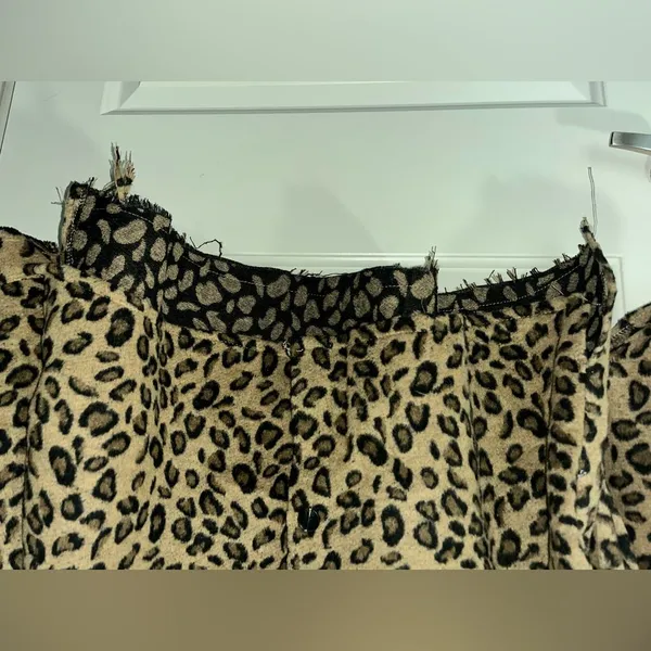 Boutique Leopard Print Women's Jacket. NWOT - Image 3