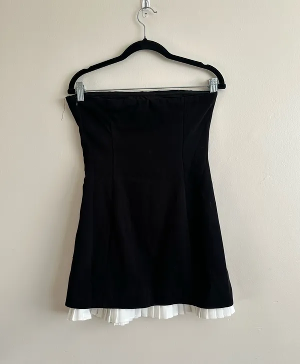 Beginning Boutique Black Strapless Mini Dress with White Pleated Hem Size 2 - Image 2