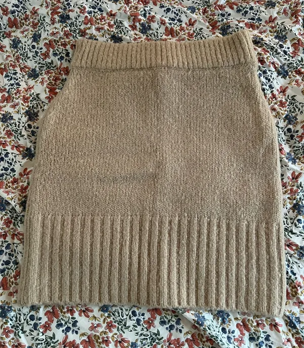Vestique Cream Tan Sweater Skirt - Image 3