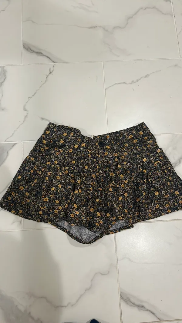 Shorts - Image 4