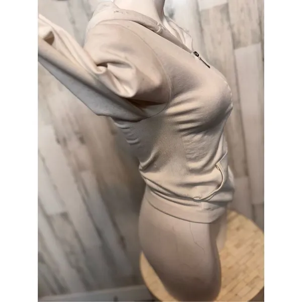White zip up sweater size small - Image 7