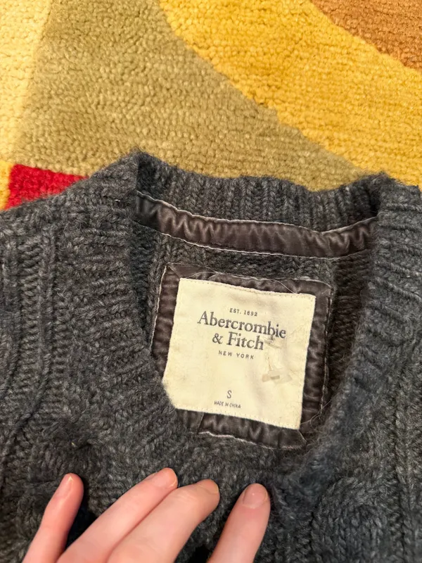 Abercrombie & Fitch Moose Y2K Vintage Grey Cable Knit Sweater Slim Fit Small - Image 3