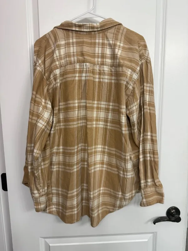 Gap Tan Cream Plaid Oversized Flannel Button-Down Shirt Women’s L - Image 5