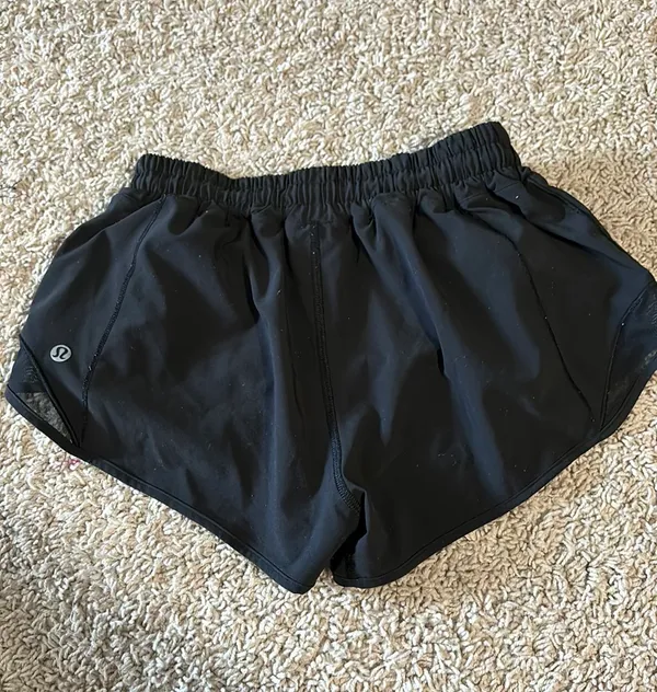 Lululemon Hotty Hot Short 2.5” - Image 2
