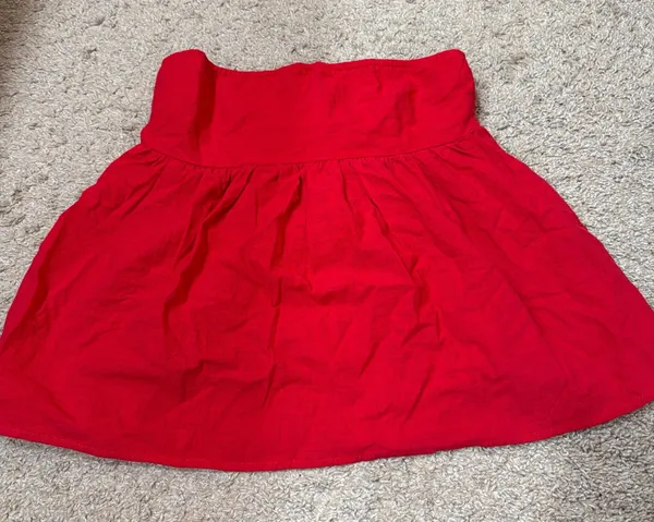 red flowy tube top - Image 2