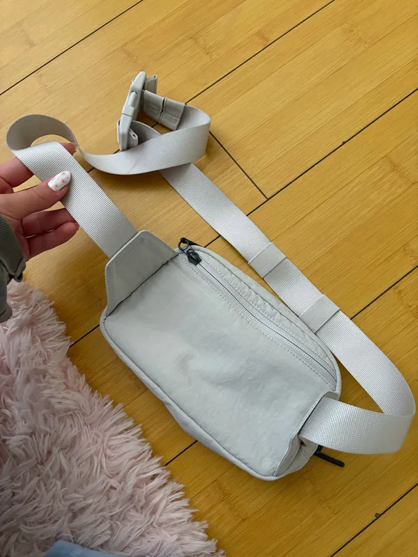 Light gray lululemon belt bag - Image 2